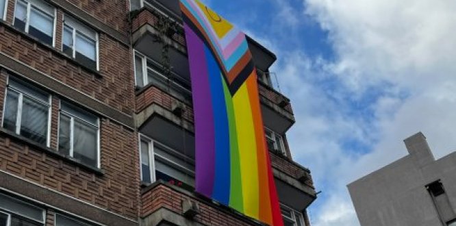La Alcaldía Local de Santa Fe realizó el izamiento de la bandera LGBTI como un acto simbólico de reconocimiento, respeto e inclusión.