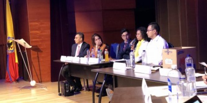Audiencia pública con los cinco aspirantes para alcalde local de Santa Fe Audiencia pública con los cinco aspirantes para alcalde local de Santa Fe