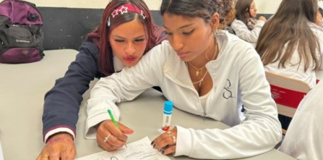 La estrategia busca que los jóvenes se conviertan en agentes de cambio capaces de transformar comportamientos y construir una ciudad más segura. 