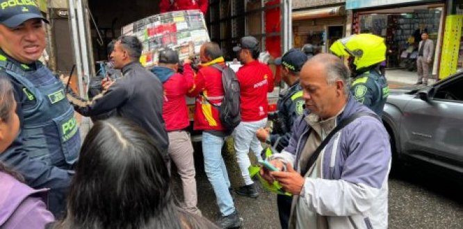 Santa Fe decomisa más de 1.000 libros falsificados y sella establecimientos por incumplimientos legales Se incautaron 1.052 libros falsificados tras verificación técnica.
